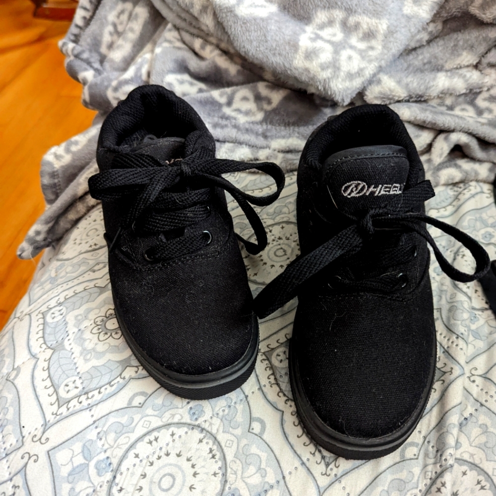 Size 13 youth Heelys